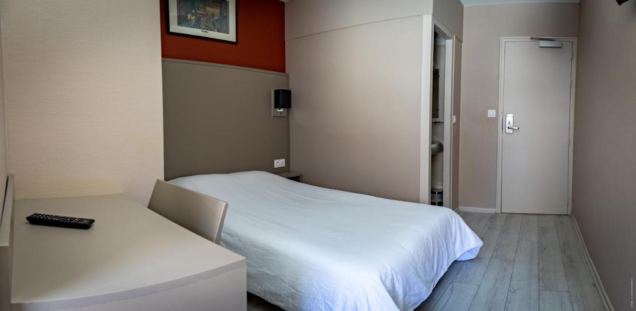 Hotel De La Gare Шатору Экстерьер фото